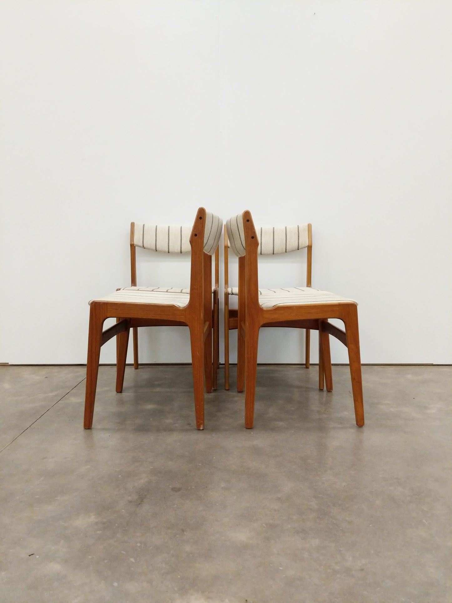 Set of 4 Vintage Danish Modern Erik Buch Dining Chairs
