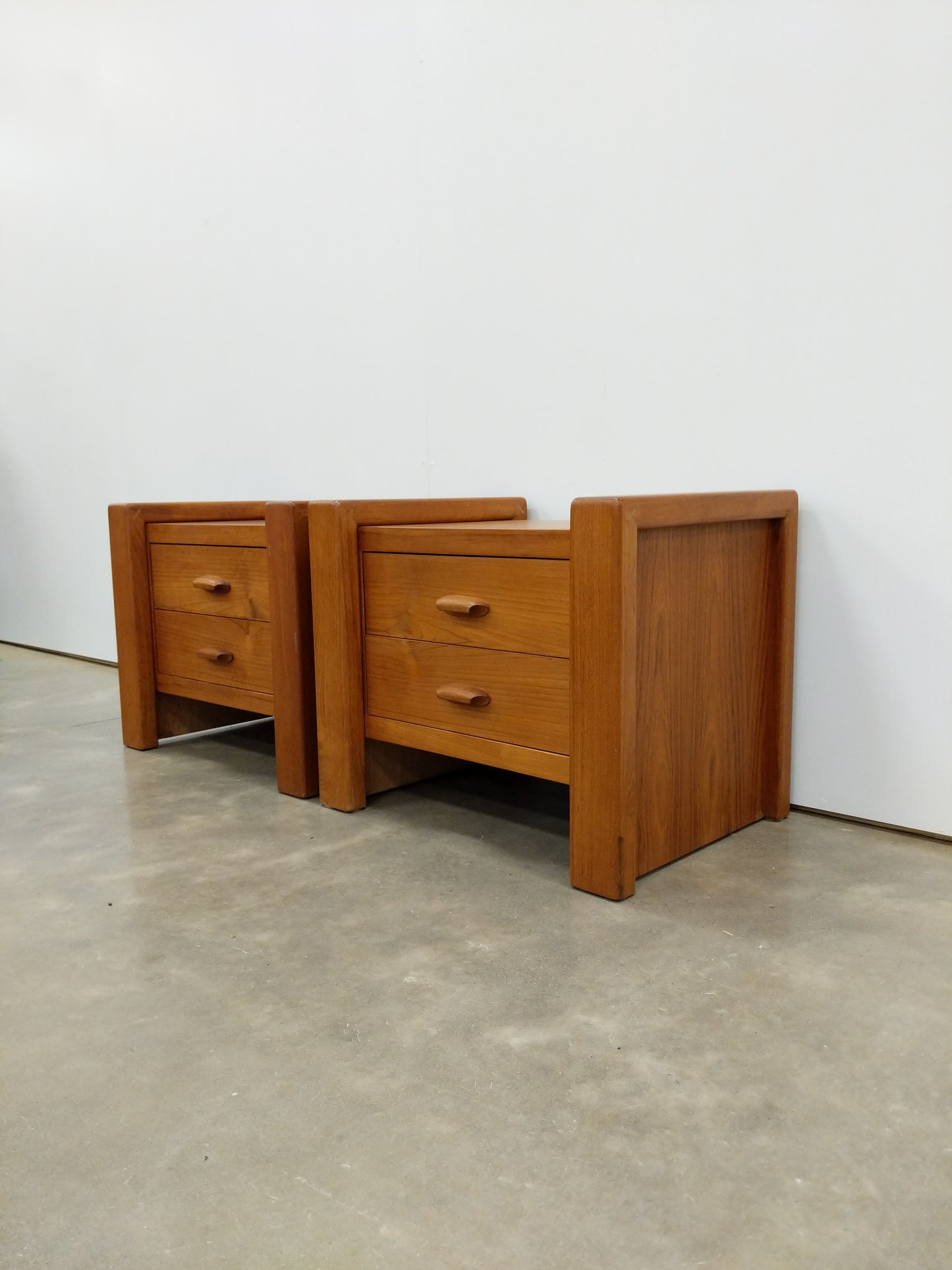 Pair of Vintage Mid Century Modern Teak Nightstands