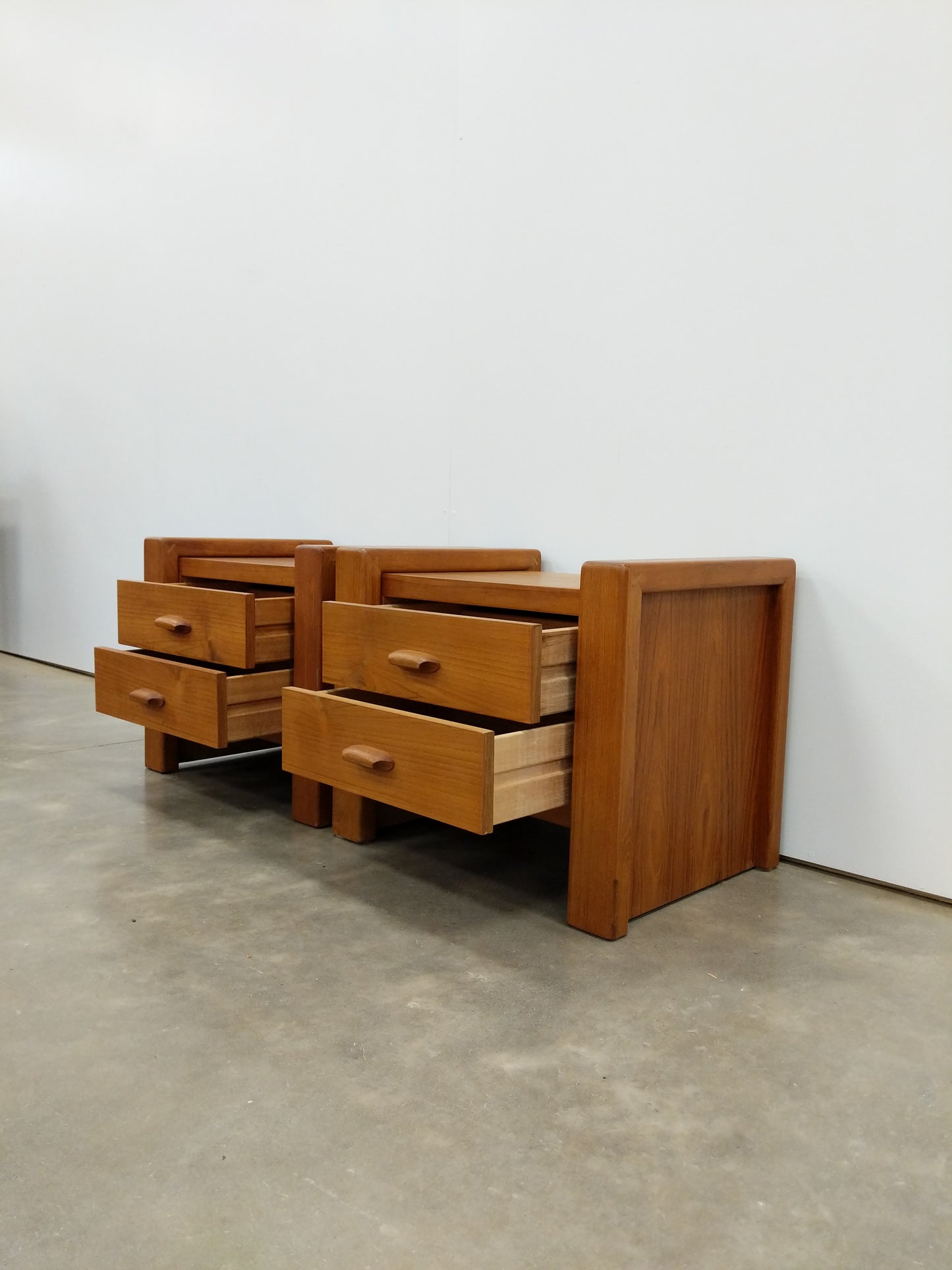 Pair of Vintage Mid Century Modern Teak Nightstands