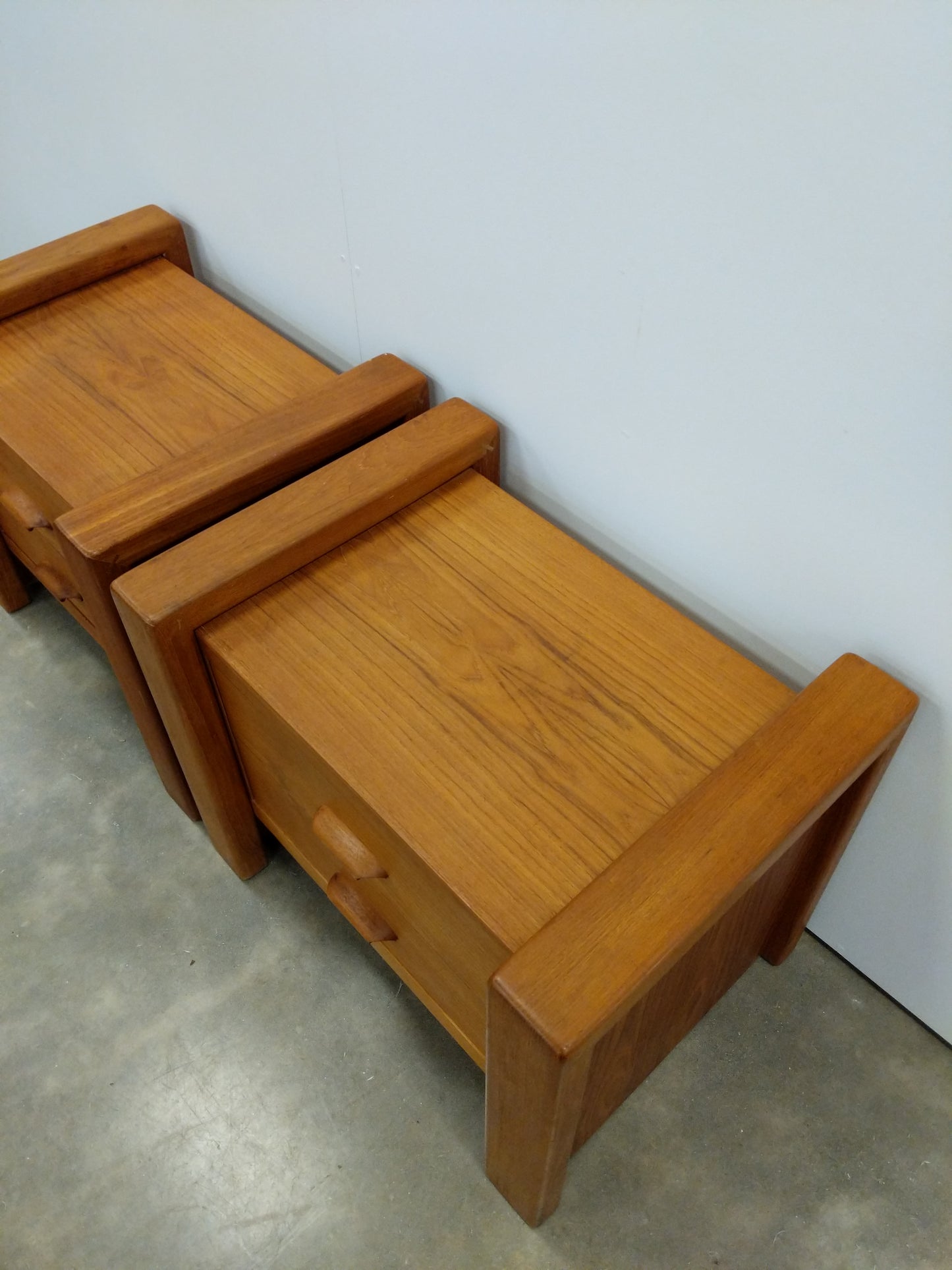 Pair of Vintage Mid Century Modern Teak Nightstands