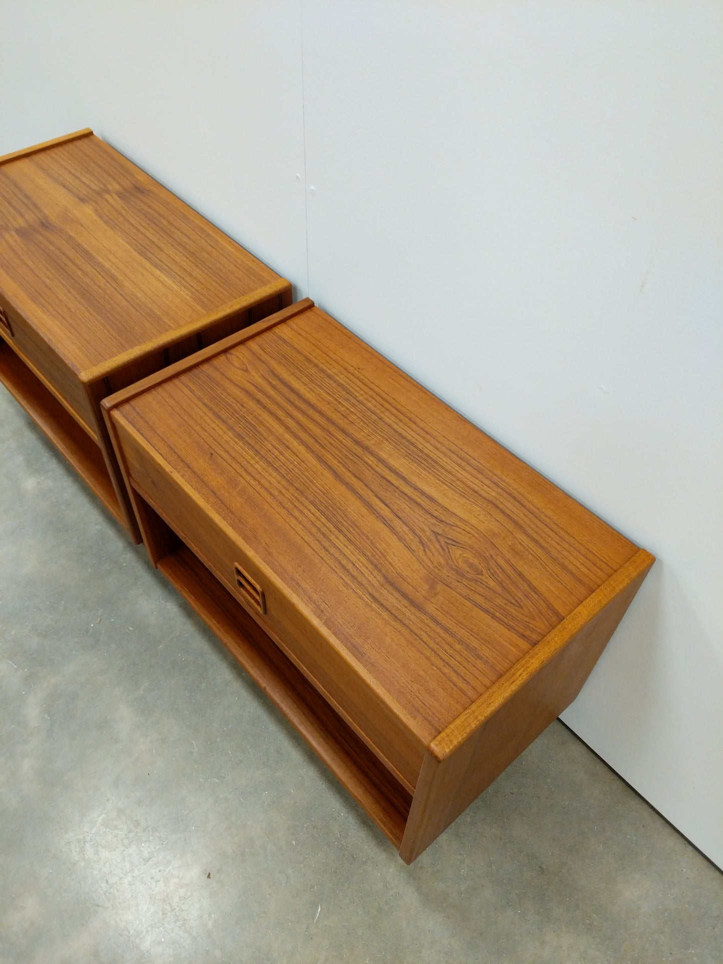 Pair of Vintage Mid Century Modern Teak Nightstands