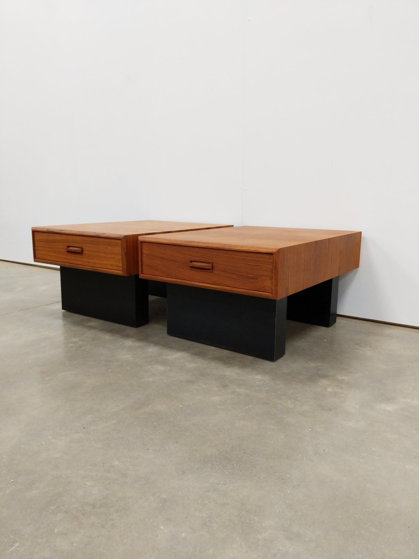 Pair of Vintage Mid Century Modern Teak Nightstands / Side Tables by RS Associates