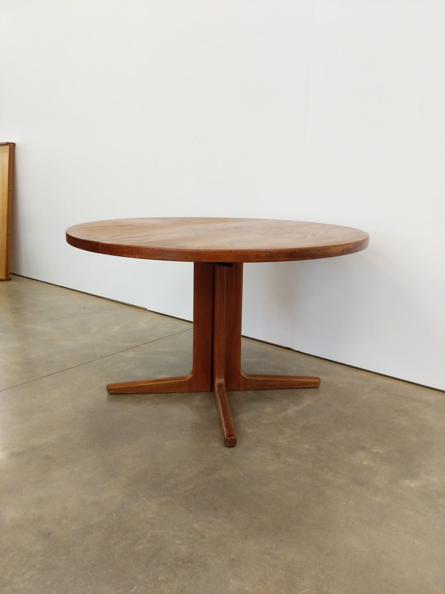 Vintage Danish Modern Teak Expandable Dining Table by Vejle