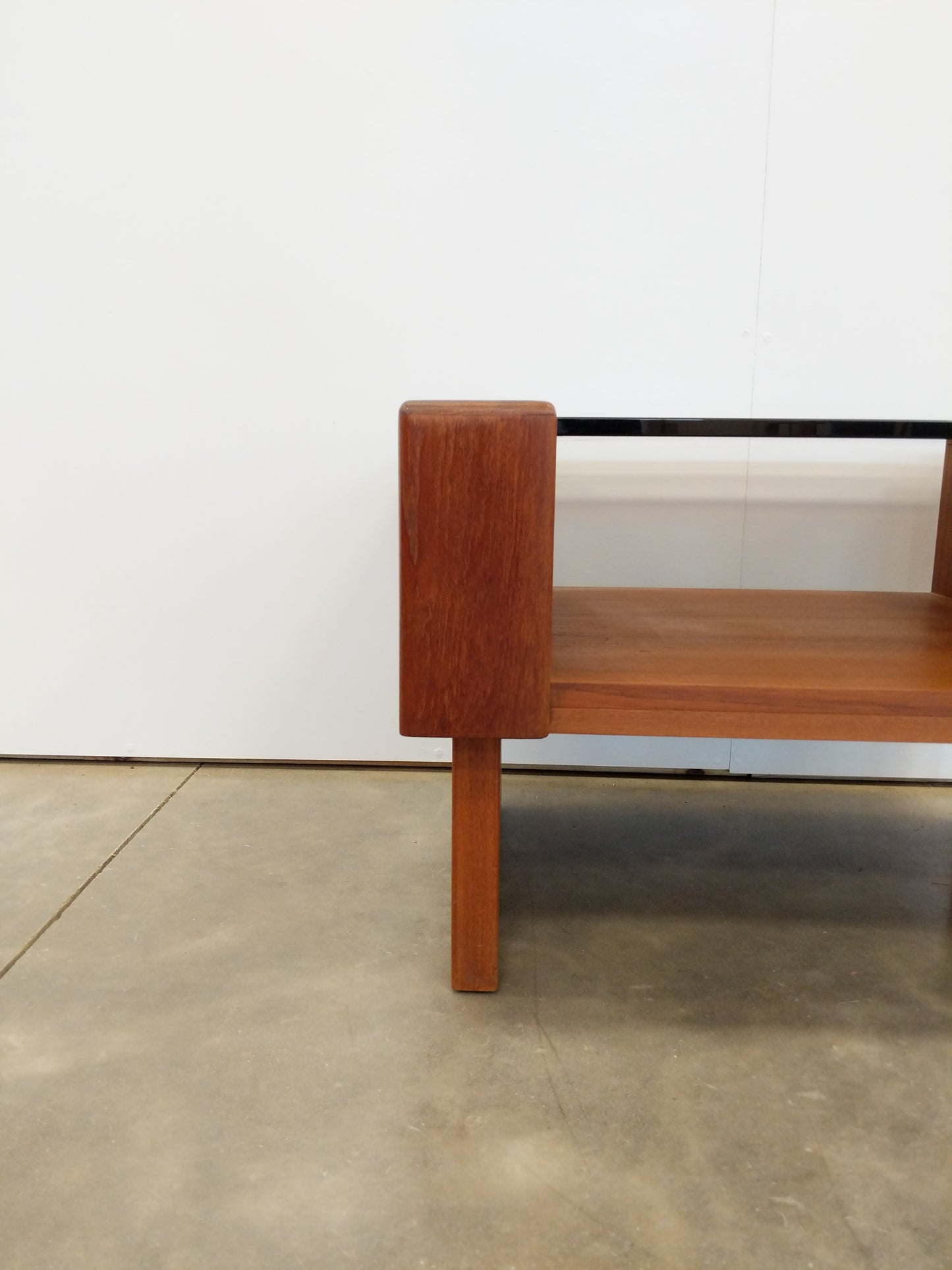 Vintage Mid Century Modern Teak Side Table / Nightstand